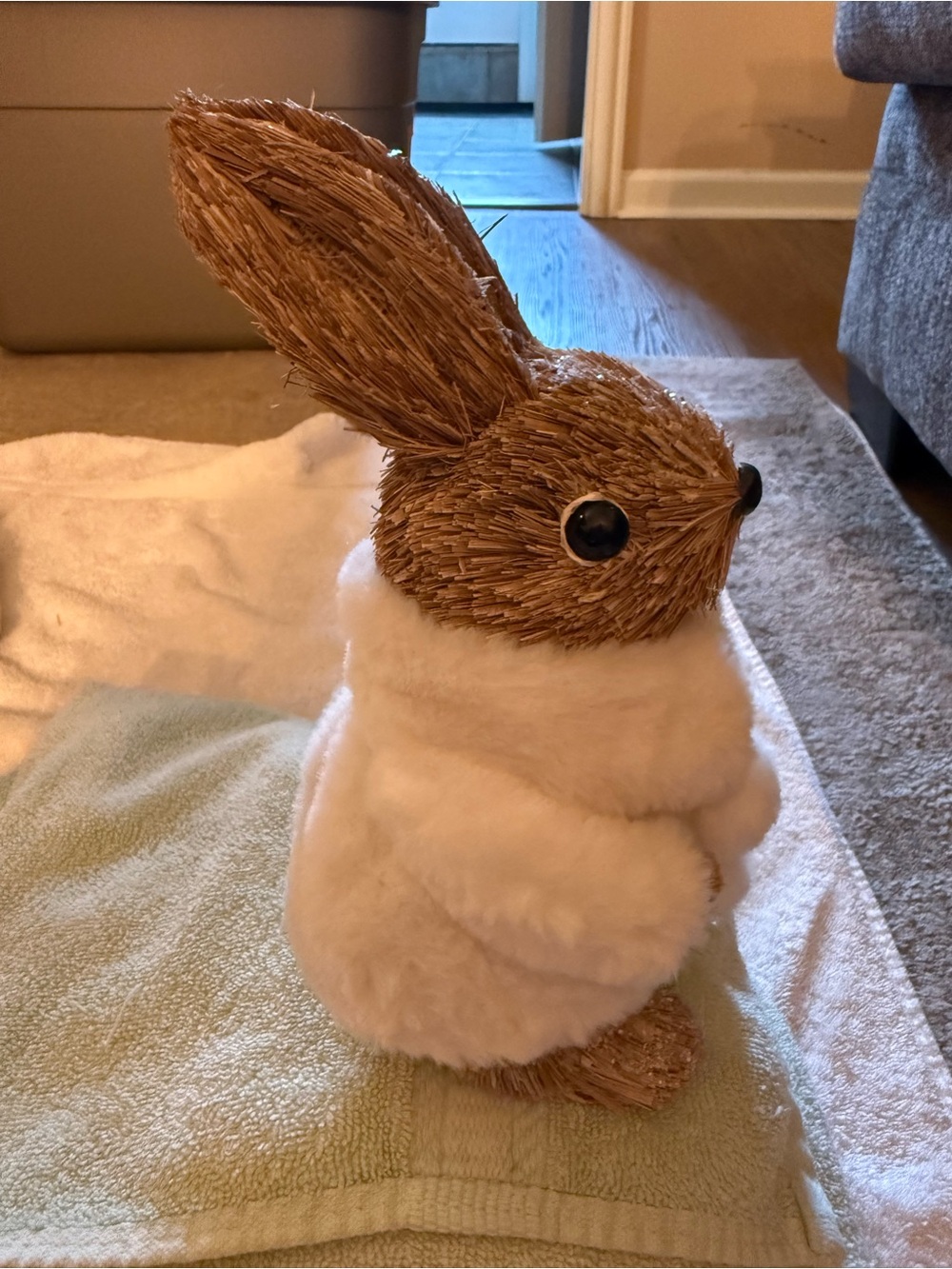 Rustic Straw and White Faux Fur Bunny Décor
